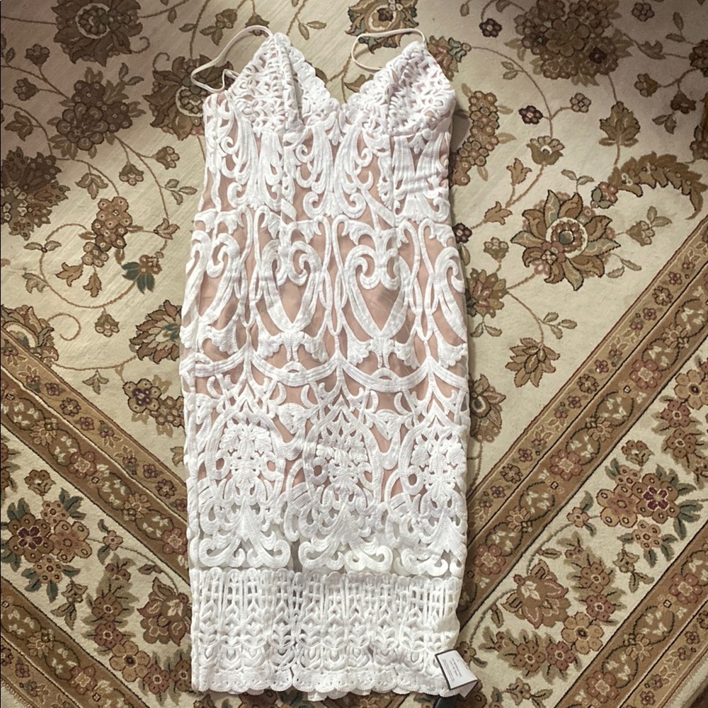 Elegant White Lace Dress perfect for a bride !!!